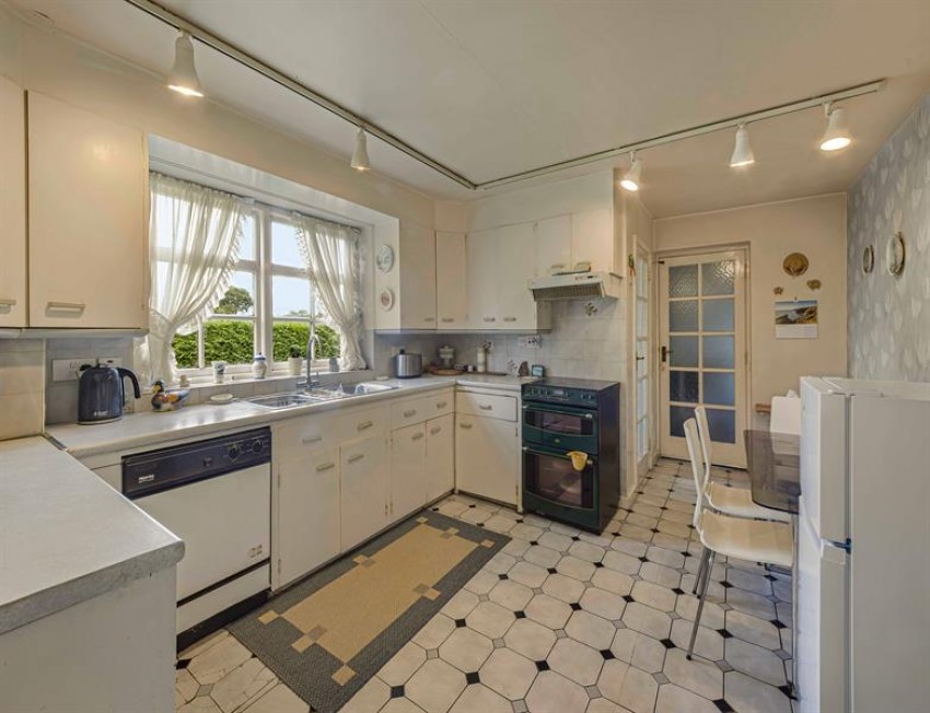 Images for Meadow Drive, Prestbury