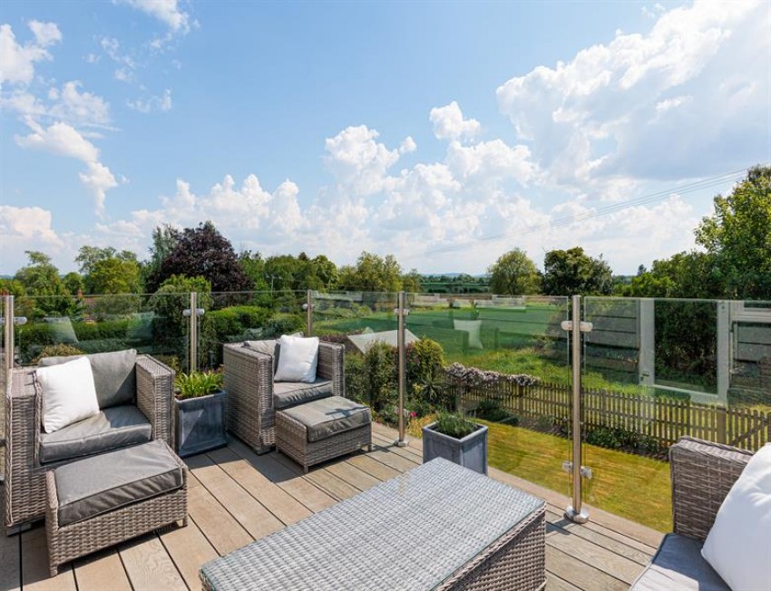 Images for Impeccable house with south facing garden and roof terrrace in Mill Lane
