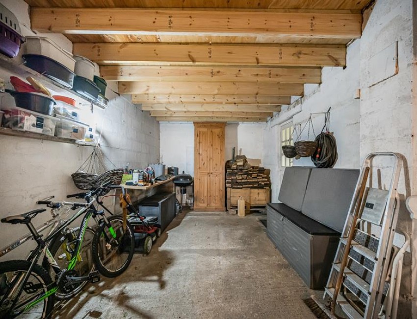 Images for Myrtle Cottage, Moddershall