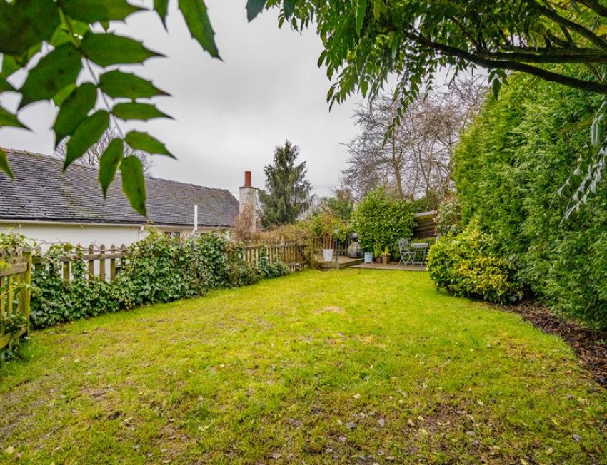 Images for Myrtle Cottage, Moddershall