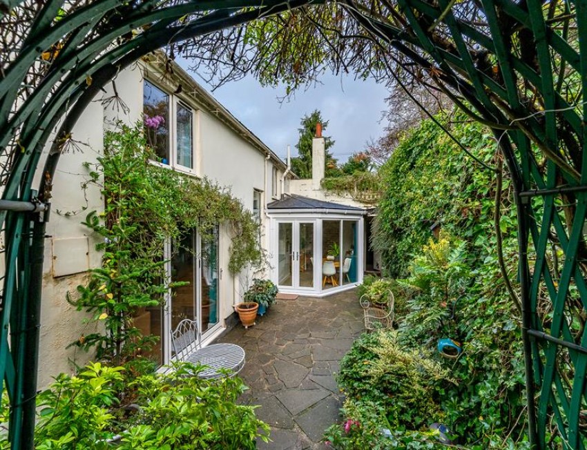 Images for Myrtle Cottage, Moddershall