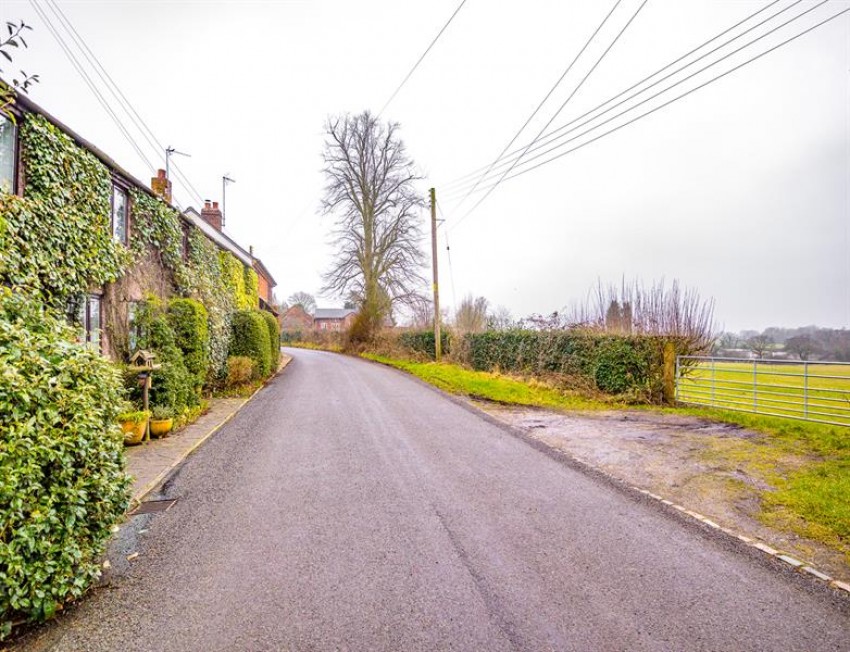 Images for Myrtle Cottage, Moddershall