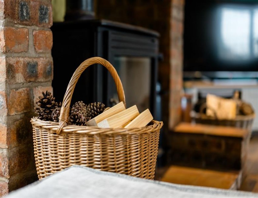 Images for Myrtle Cottage, Moddershall