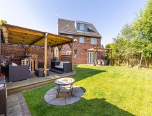 Images for 5 double bedroom freehold house in Sandstone Lane