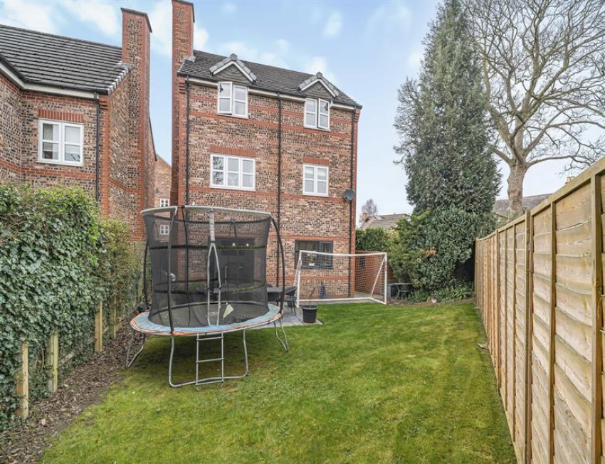 Images for Cloverfield, Lymm