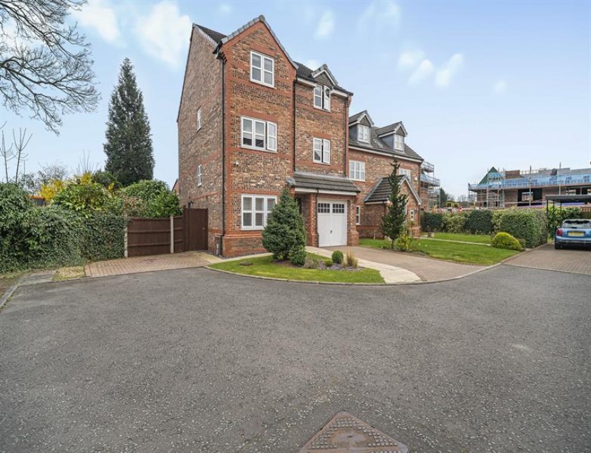 Images for Cloverfield, Lymm