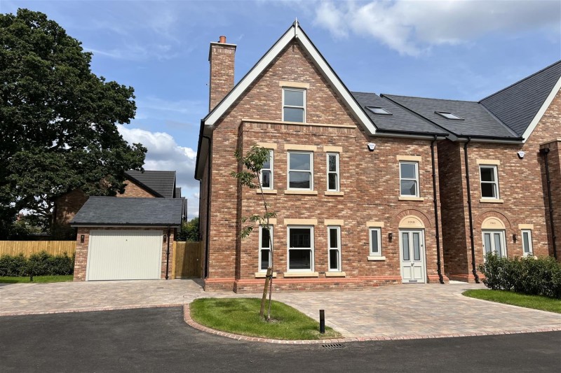 Albert Gardens, Cheadle Hulme