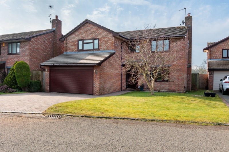 Outstanding southerly views in Oakdene Way