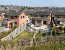 Images for Outstanding southerly views in Oakdene Way