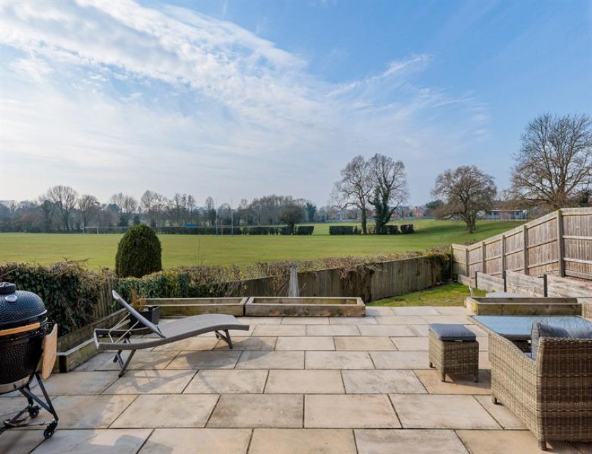 Images for Outstanding southerly views in Oakdene Way