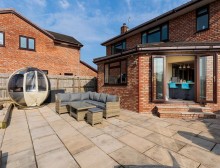 Images for Outstanding southerly views in Oakdene Way