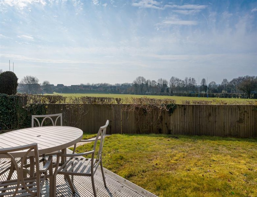 Images for Outstanding southerly views in Oakdene Way