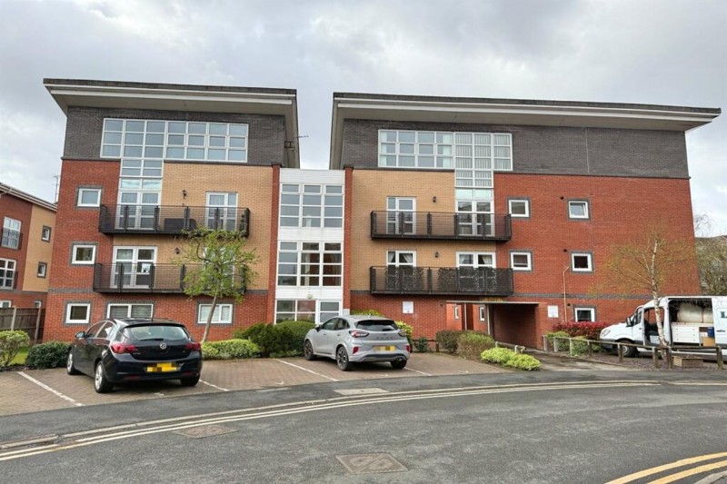 Wharf Road, Sale, M33
