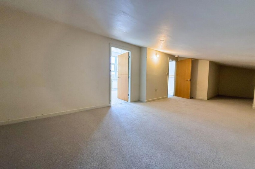 Images for Wharf Road, Sale, M33