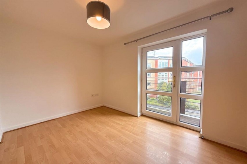 Images for Wharf Road, Sale, M33