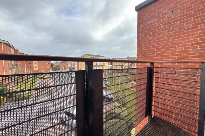 Images for Wharf Road, Sale, M33