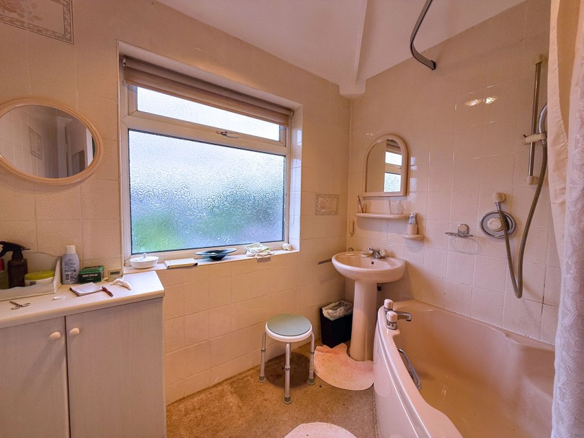 Images for Broad Road, Sale, M33