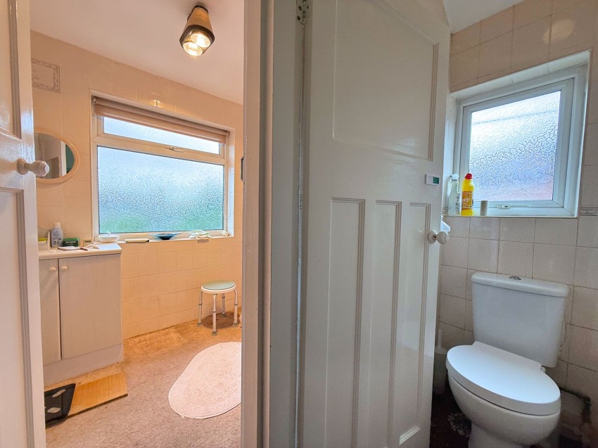 Images for Broad Road, Sale, M33