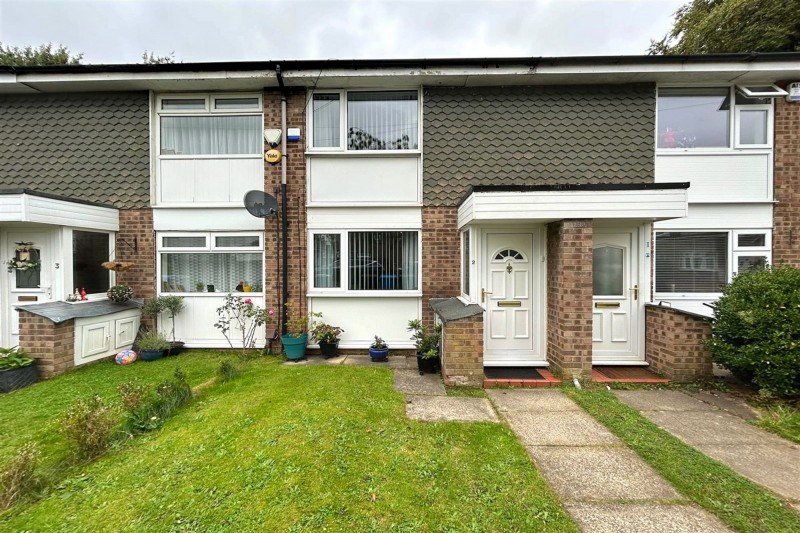 Old Well Walk, Sale, M33