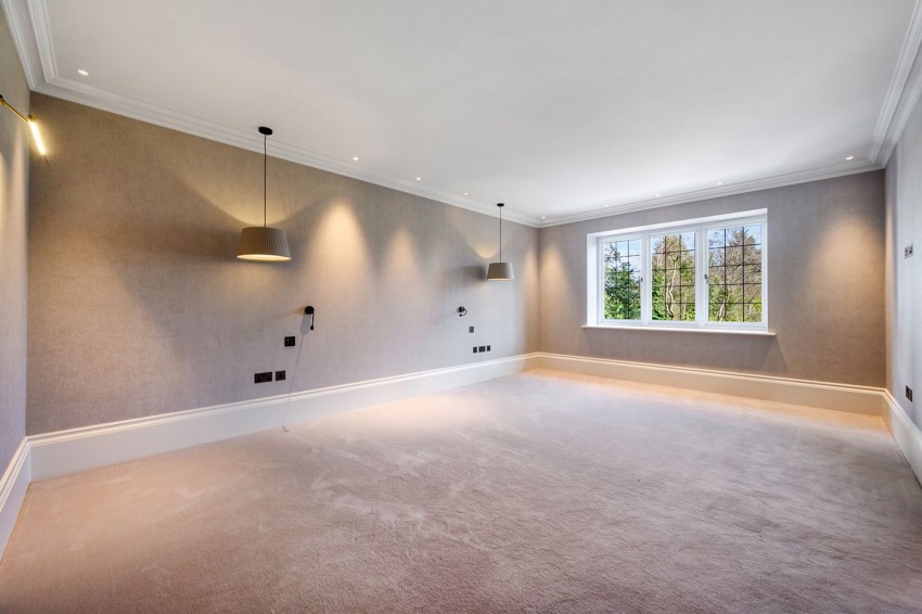 Images for Broadway, Hale, WA15