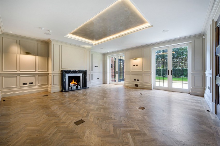 Images for Broadway, Hale, WA15