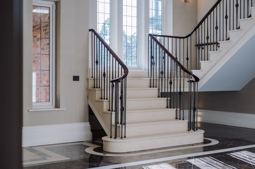 Images for Broadway, Hale, WA15