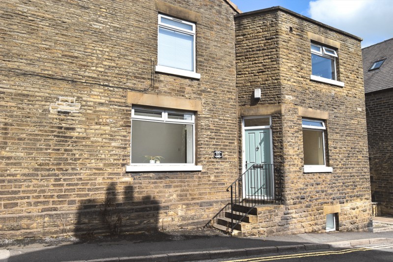 2 Station Road, Furness Vale, SK23