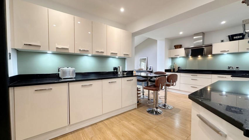 Images for Oak Grove, Poynton, SK12