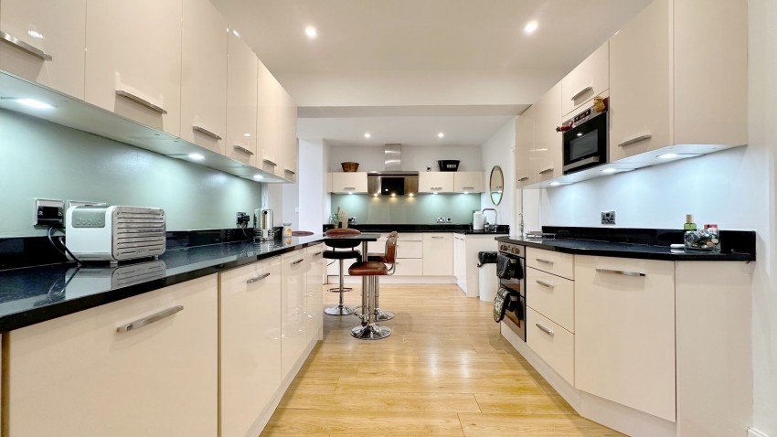 Images for Oak Grove, Poynton, SK12