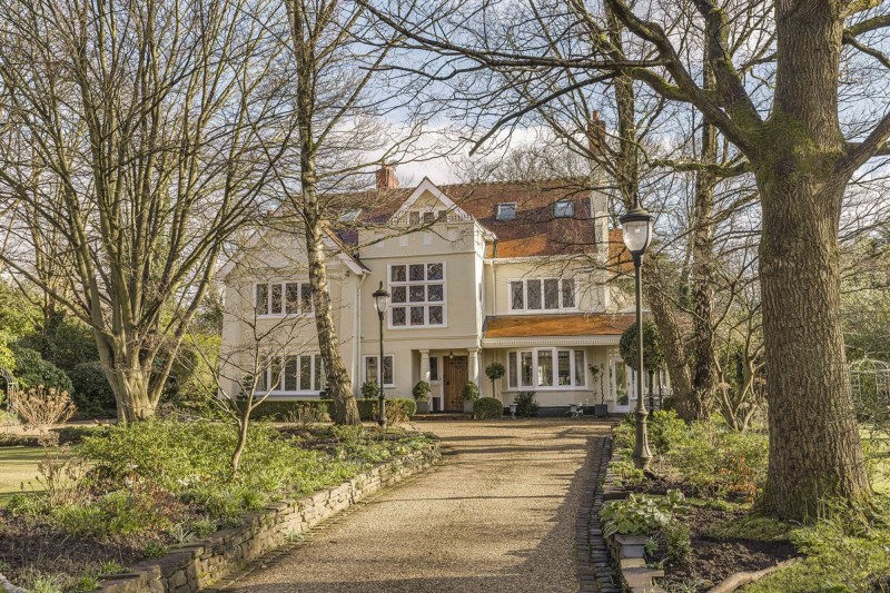 Park Avenue, Hale, WA15