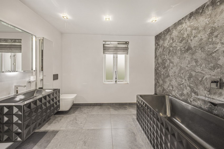 Images for 3 Theobald Road, Bowdon, WA14