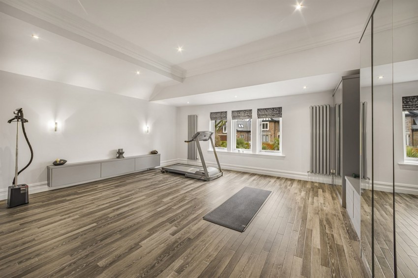 Images for 3 Theobald Road, Bowdon, WA14