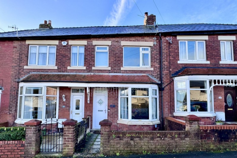 Taylor Street, Hollingworth, SK14