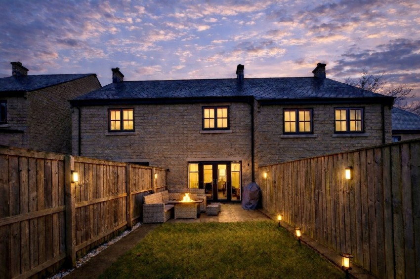 Images for Hawkshead Road, Glossop, SK13