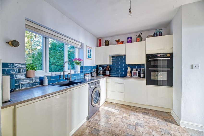 Images for Hayes Crescent, Frodsham, WA6