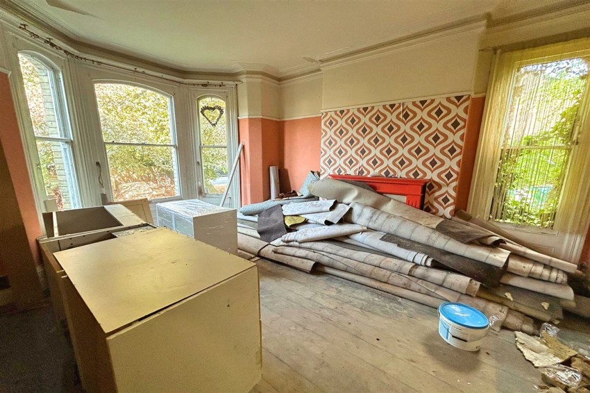 Images for Broad Road, Sale, M33