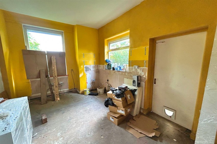 Images for Broad Road, Sale, M33