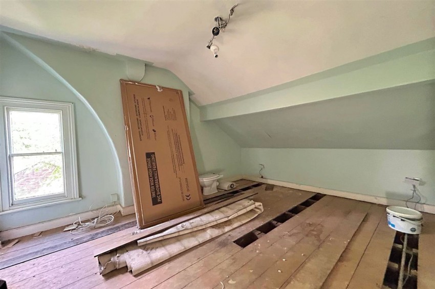 Images for Broad Road, Sale, M33