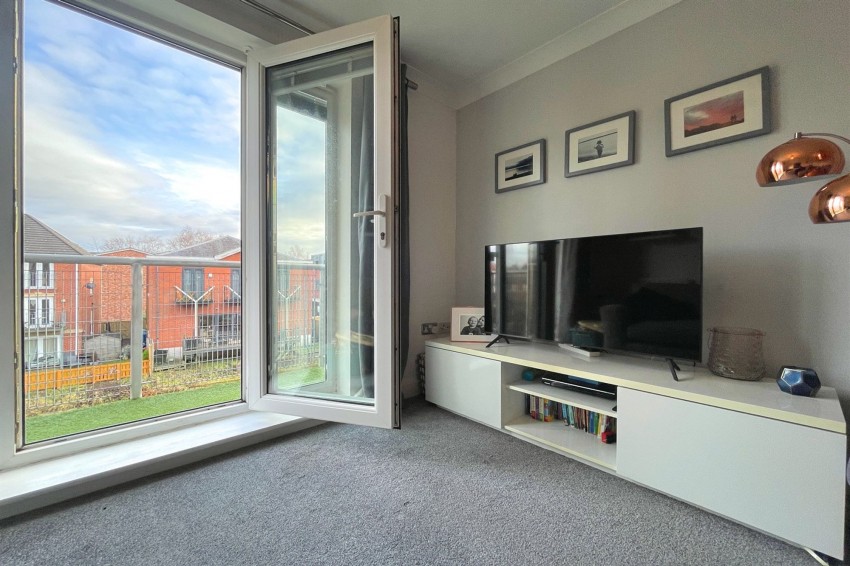 Images for Waterside, Sale, M33