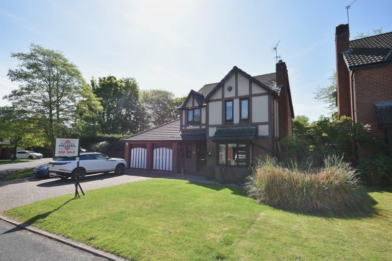 Charnwood Close, Macclesfield, SK10