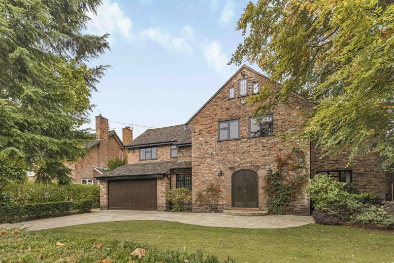 Delahays Drive, Hale, WA15