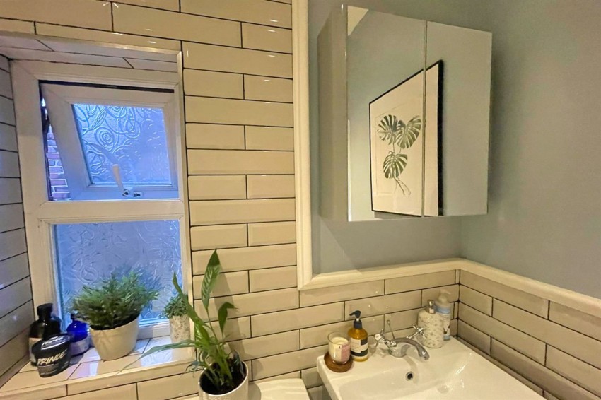 Images for Meadows Road, Sale, M33