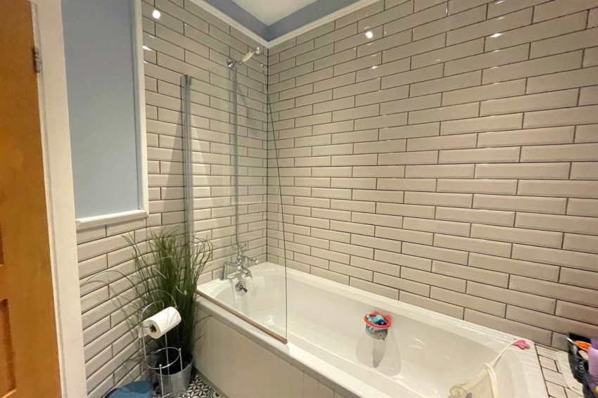 Images for Meadows Road, Sale, M33