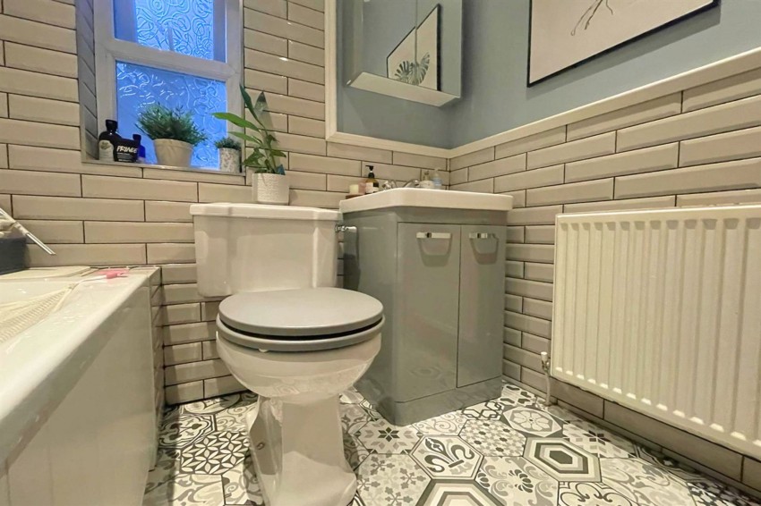 Images for Meadows Road, Sale, M33