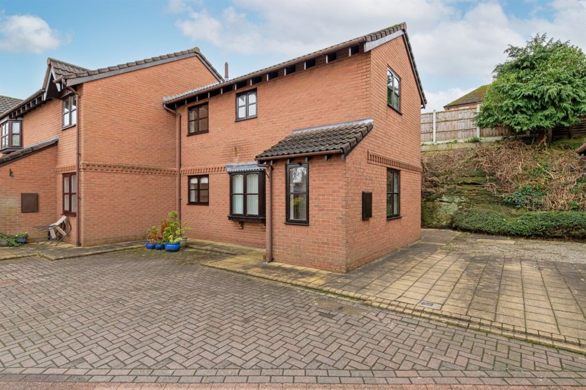 Images for Churchfield Road, Frodsham, WA6