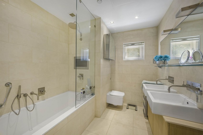 Images for Hale Road, Hale, WA15