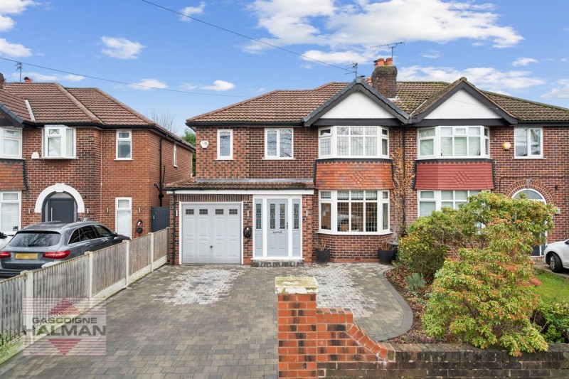 Eastway, Sale, M33