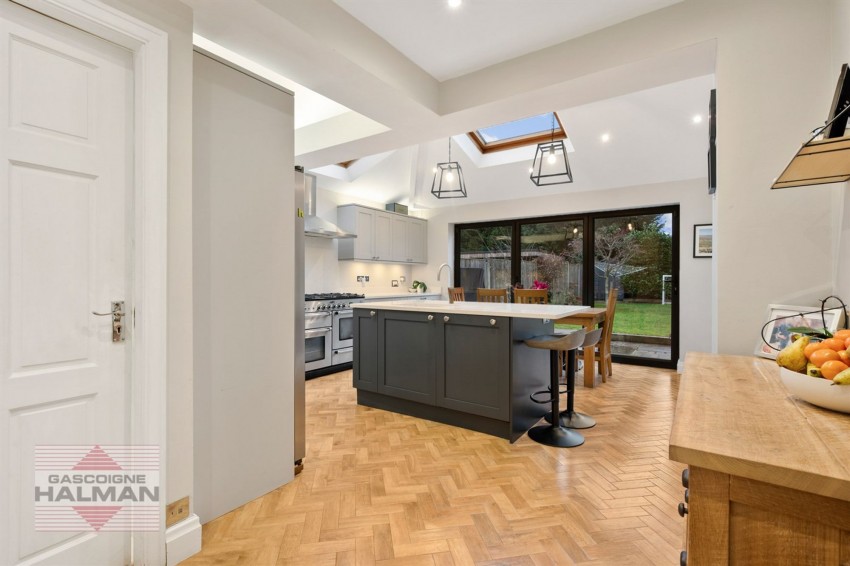 Images for Eastway, Sale, M33