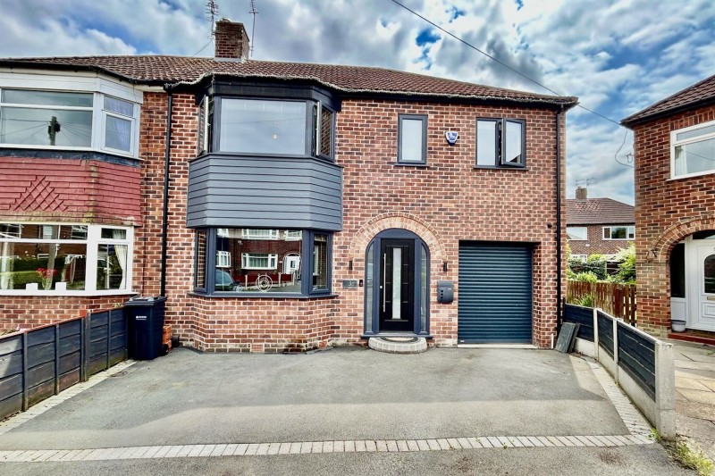 Hurstvale Avenue, Heald Green, SK8