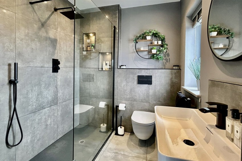 Images for Hurstvale Avenue, Heald Green, SK8